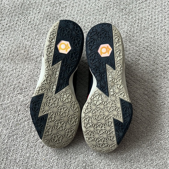 Gently Worn Sz 10 KD 6 “DC” No Box Soles like New worn rarely and inside only! - Picture 8 of 9